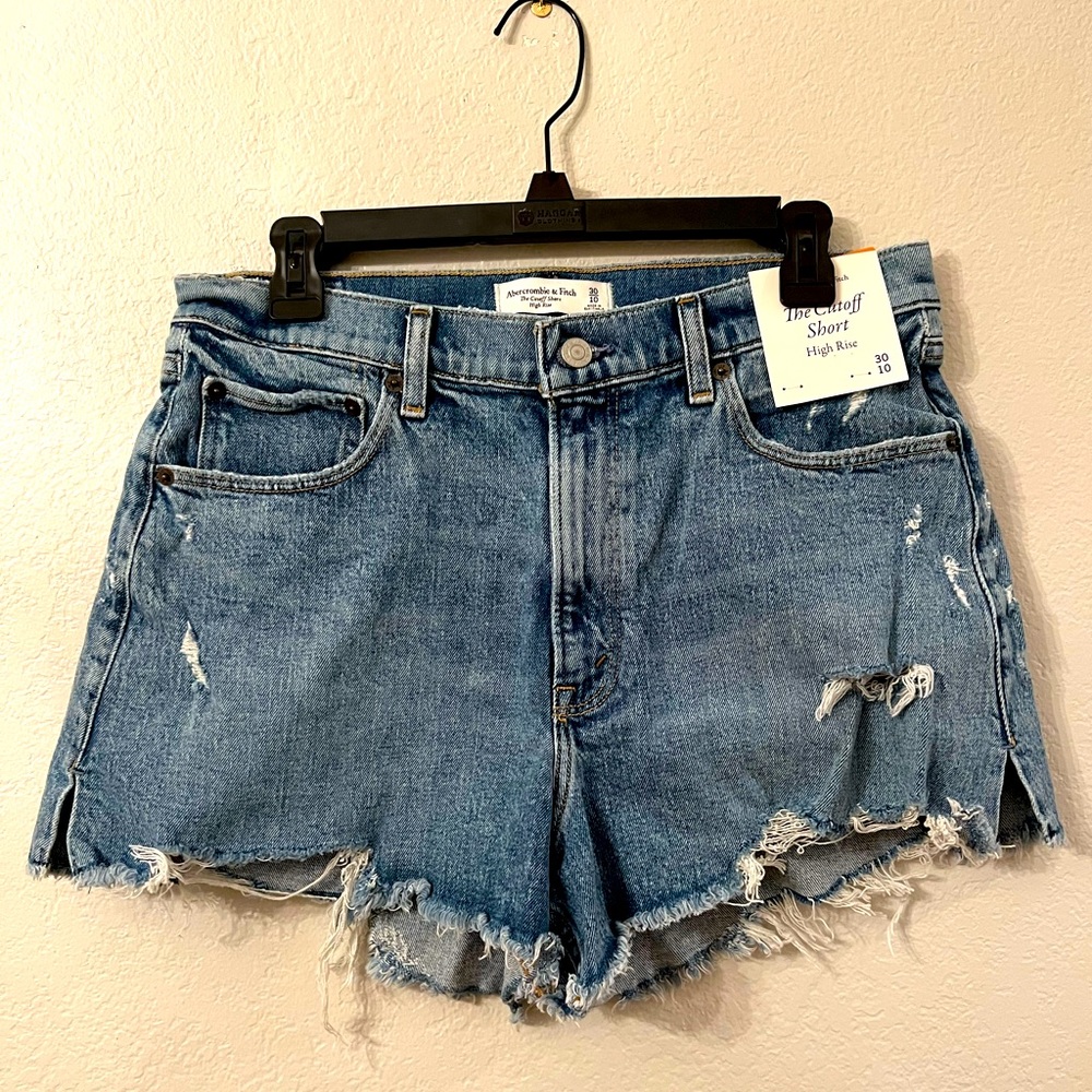 ABERCROMBIE & FITCH THE CUT OFF SHORT HIGH RISE ✨ size: 30, color: denim 💙